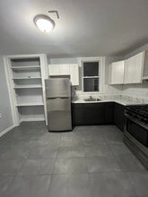 Building Photo - 827 S 14th St