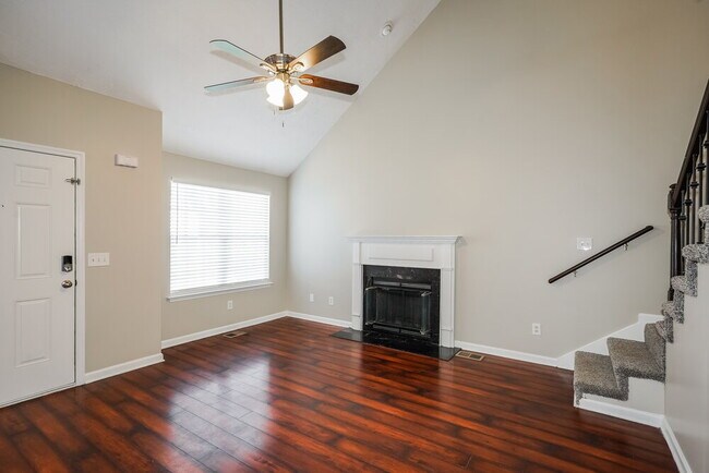 Foto del edificio - 2121 Hamilton Glen Pl