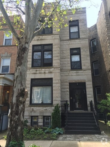 Building Photo - 919 W Newport Ave