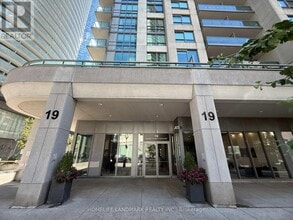 Building Photo - 19 Grand Trunk Crescent