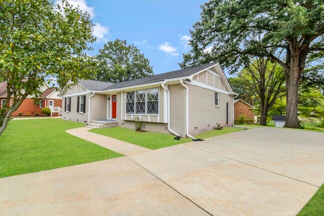 Building Photo - 6419 Cherrycrest Ln