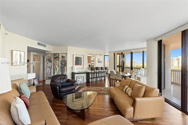 Foto del edificio - 1000 W Island Blvd