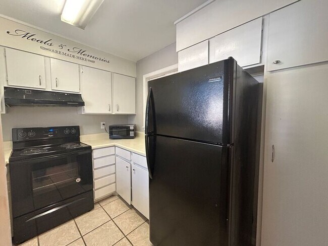 Foto del edificio - 806 Vestavia Villa Ct