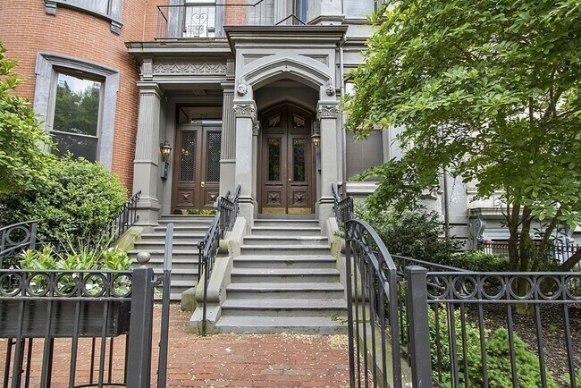 Foto del edificio - 76 Commonwealth Ave