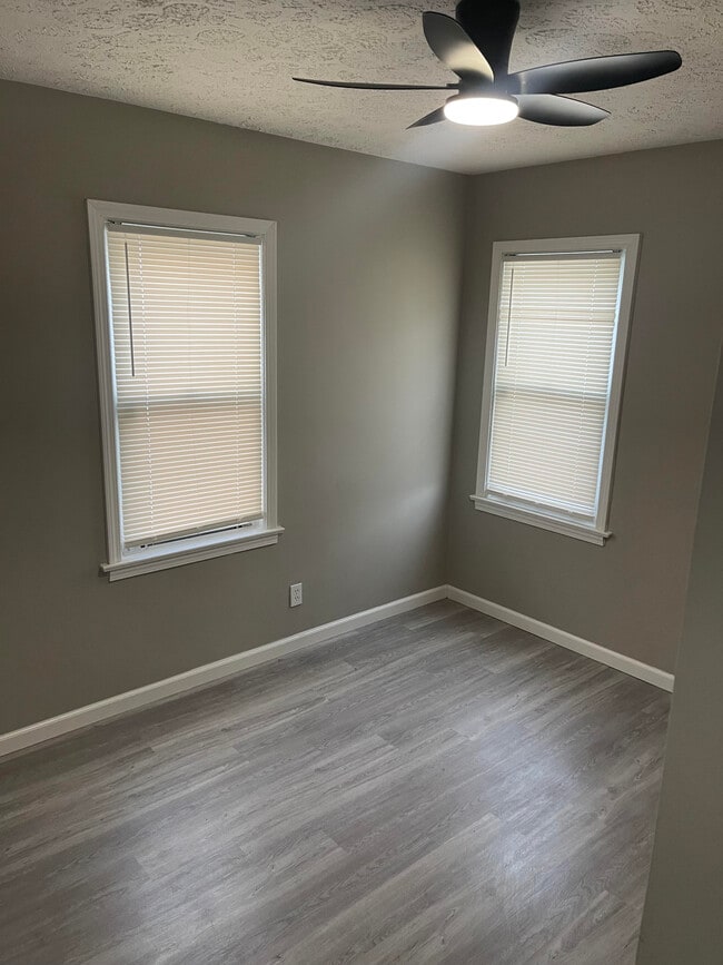 Foto del edificio - 869 Seward Ave