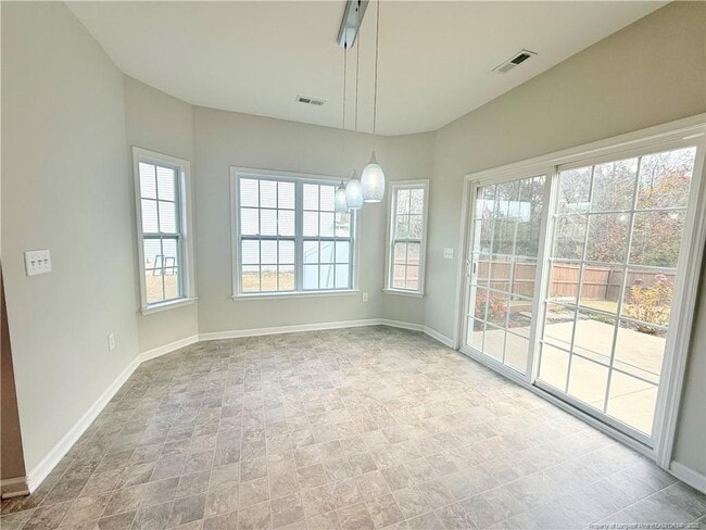 Building Photo - 162 Watchmen Ln