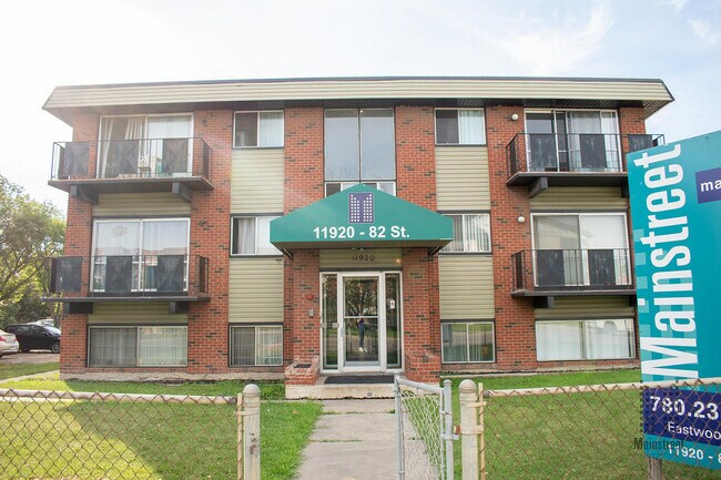 Photo du bâtiment - Eastwood Manor Apartments