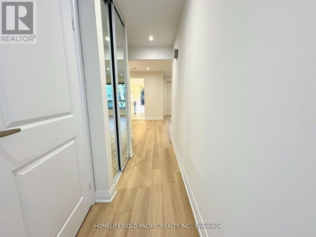 Building Photo - 16 Snapdragon Dr