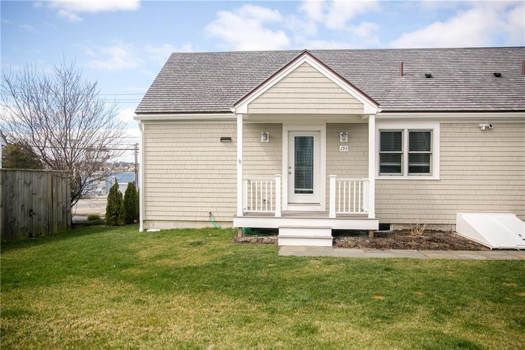 Primary Photo - 193 Aquidneck Ave