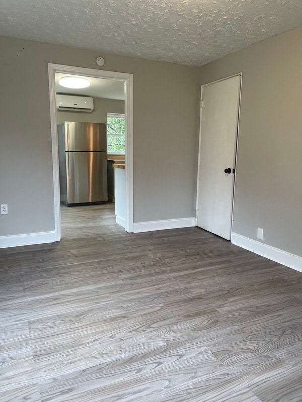 Building Photo - 1719 Airline Dr