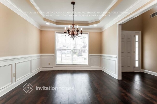 Building Photo - 523 Cliffglen Way NW