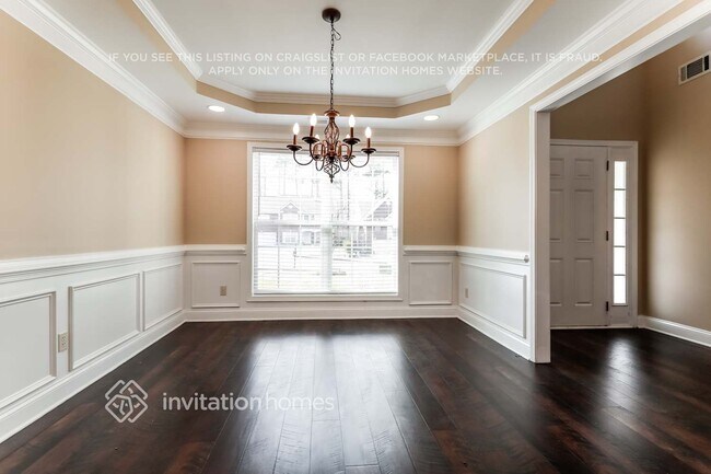 Foto del edificio - 523 Cliffglen Way NW