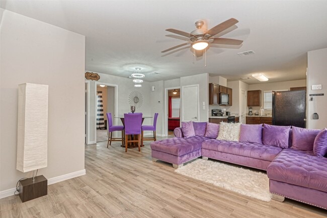 Building Photo - 9722 Cargill St