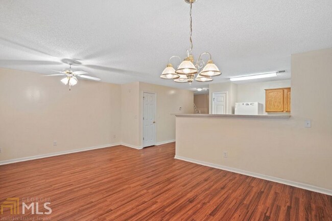Foto del edificio - 6213 Hickory Ln Cir