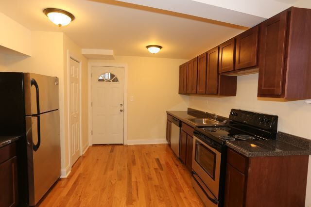 Foto del edificio - 1130 W Oakdale Ave