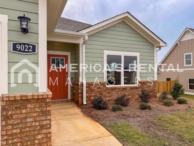 Foto del edificio - Bright and Spacious New Construction Home ...