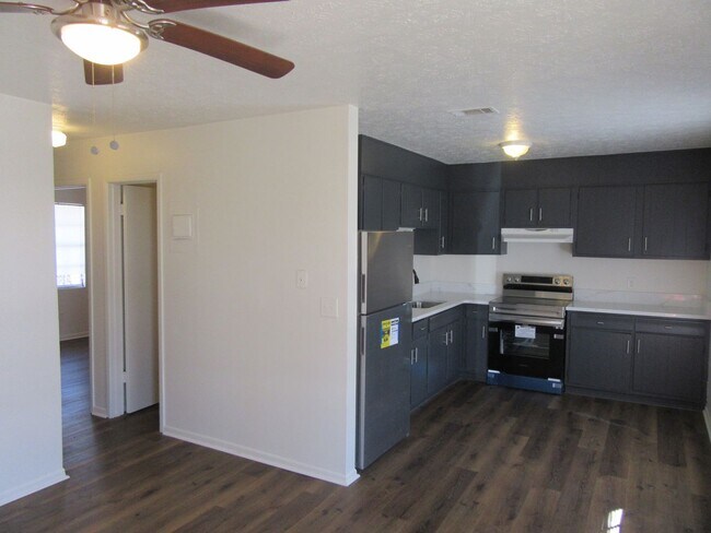 Building Photo - 2814 N Panama Ave