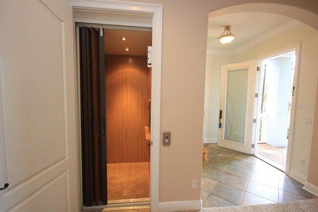 Foto del edificio - 6002 Yeats Manor Dr