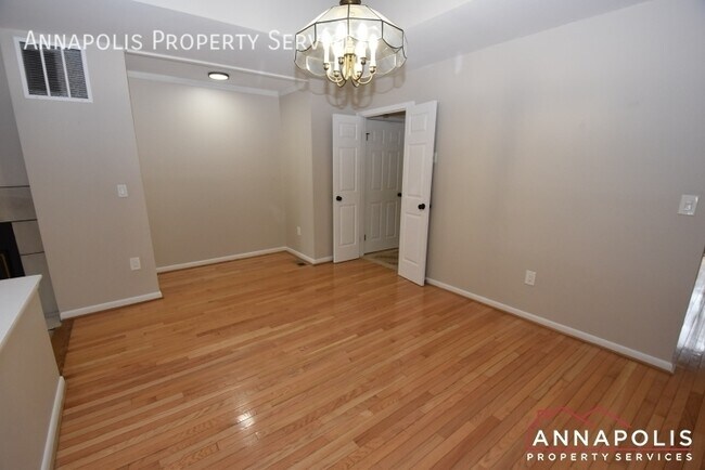 Foto del edificio - 418 Crane's Roost Ct