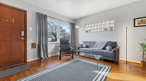 Foto del edificio - 4968 Fyler Ave