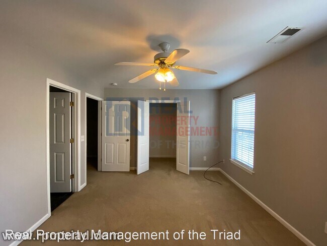 Foto del edificio - 2 br, 2.5 bath House - 1248 Burton Ave