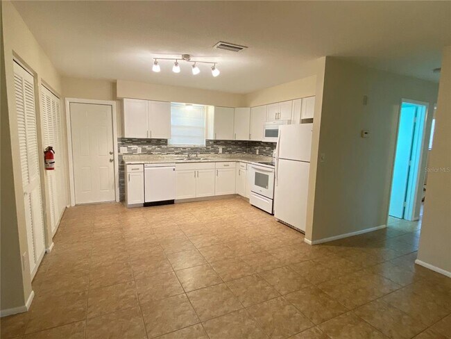 Building Photo - 1856 Springtime Ave