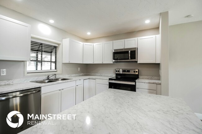 Building Photo - 1517 Gold Terrace