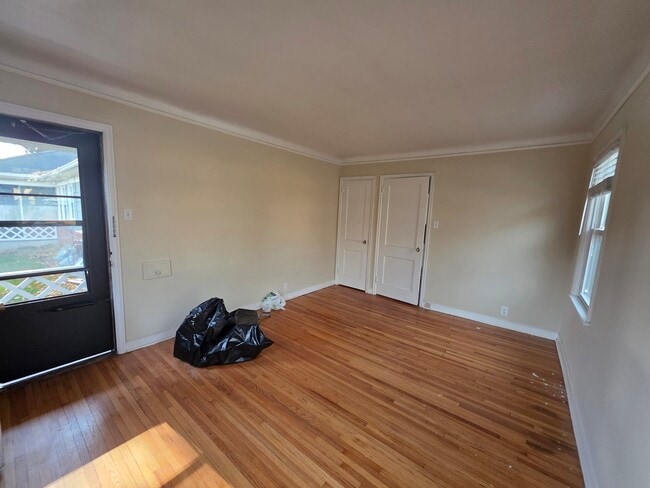 Building Photo - 2056 Bayard Ave