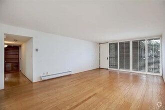 Building Photo - 1250 Cave St
