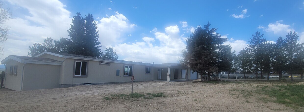 Primary Photo - 490 Merino Dr