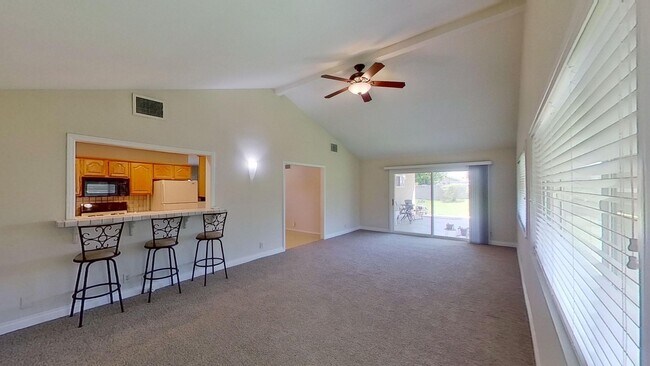 Building Photo - **MOVE-IN SPECIAL** Beautiful 4 Bedroom 2 ...