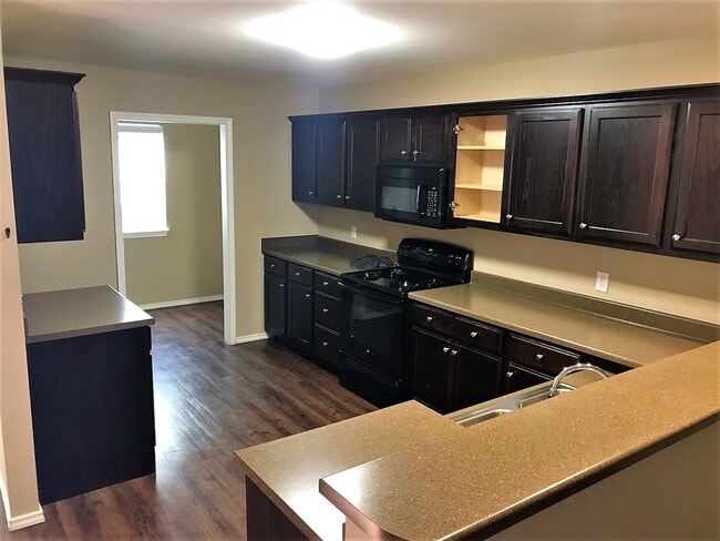 Building Photo - 4220 Castlegate Dr