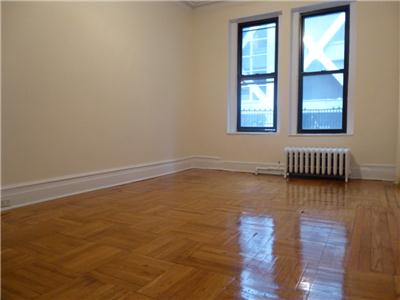 Primary Photo - 370 E 9th St