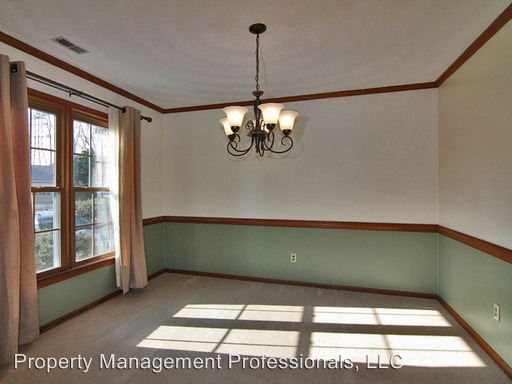 Building Photo - 1008 Hollins College Ct