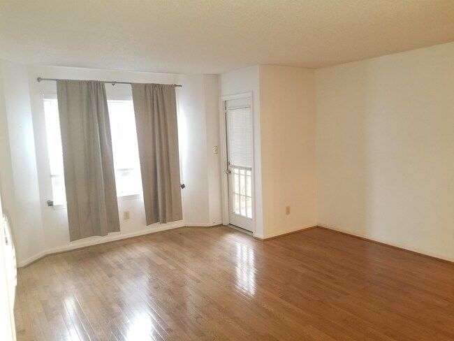 Foto del edificio - 2050 Chastain Park Ct NE