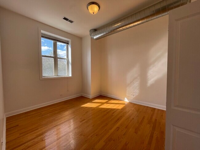 Building Photo - 2315 W Huron St