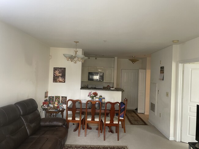 Foto del edificio - 2204 Westcourt Ln