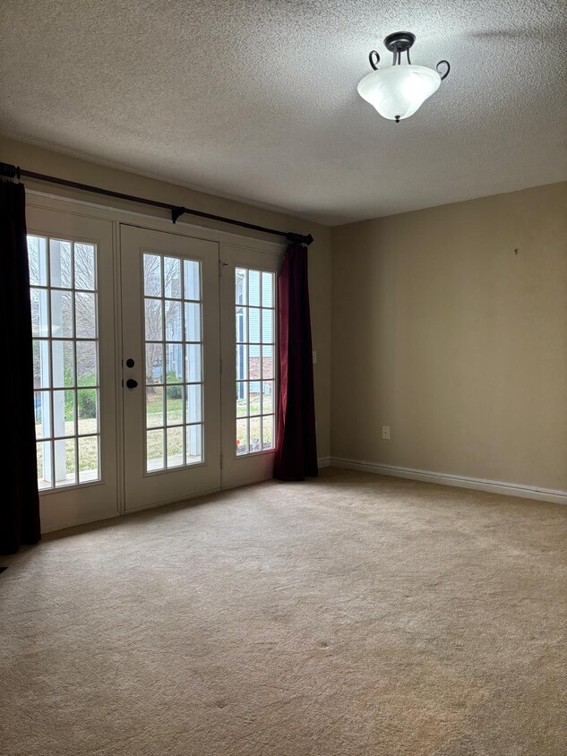 Primary Photo - 503 Pelham Square Way