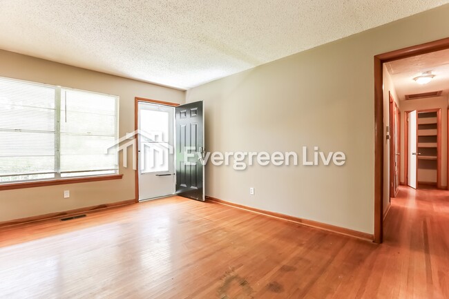 Foto del edificio - 805 W 58th St