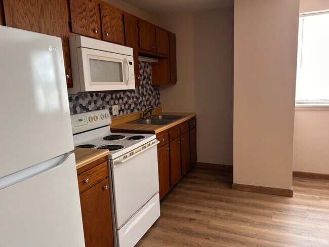 Foto del edificio - 5731 Telephone Rd