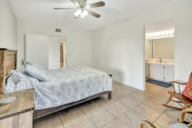 Foto del edificio - 12621 Westhampton Cir