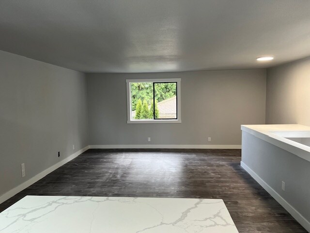 Sala de estar del segundo piso - 440 S 312th St - Garage Top