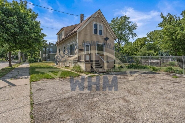 Building Photo - 3401 N 1st St