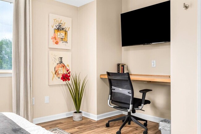 Building Photo - 18308 Mesle St