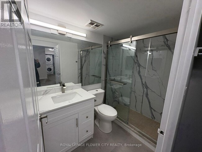 Building Photo - 35 Empress Ave