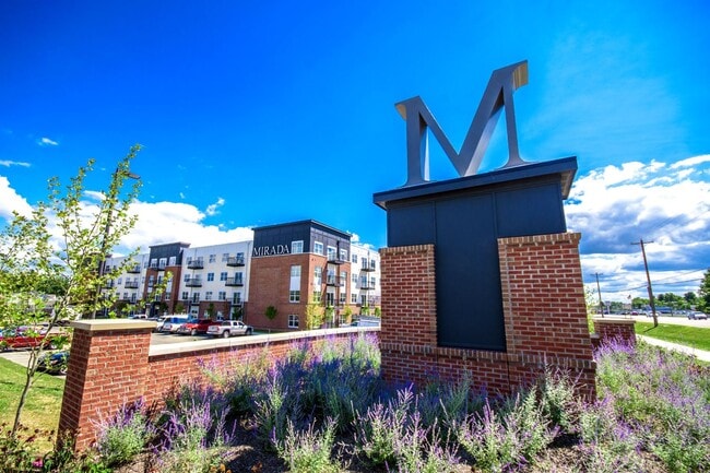 Building Photo - Mirada