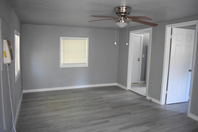 Foto del edificio - 1518 Brown St