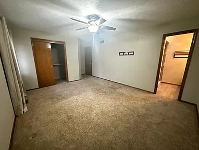 Foto del edificio - 1317 N 159th St