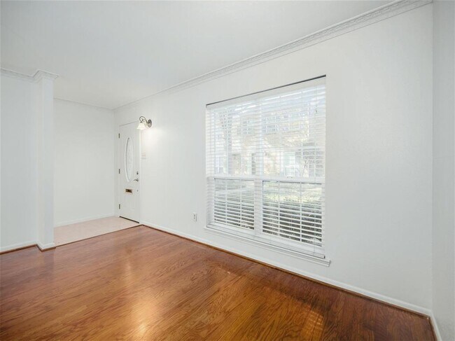 Foto del edificio - 6440 Olympia Dr