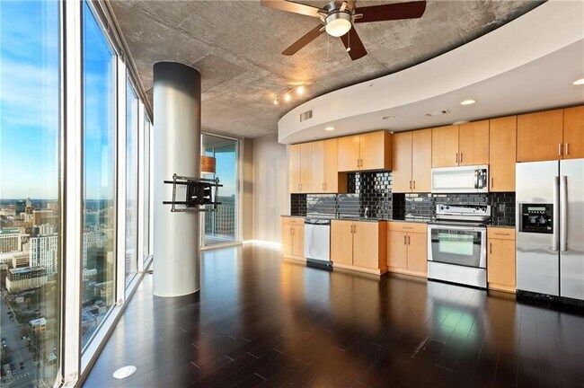 Building Photo - 360 Nueces St